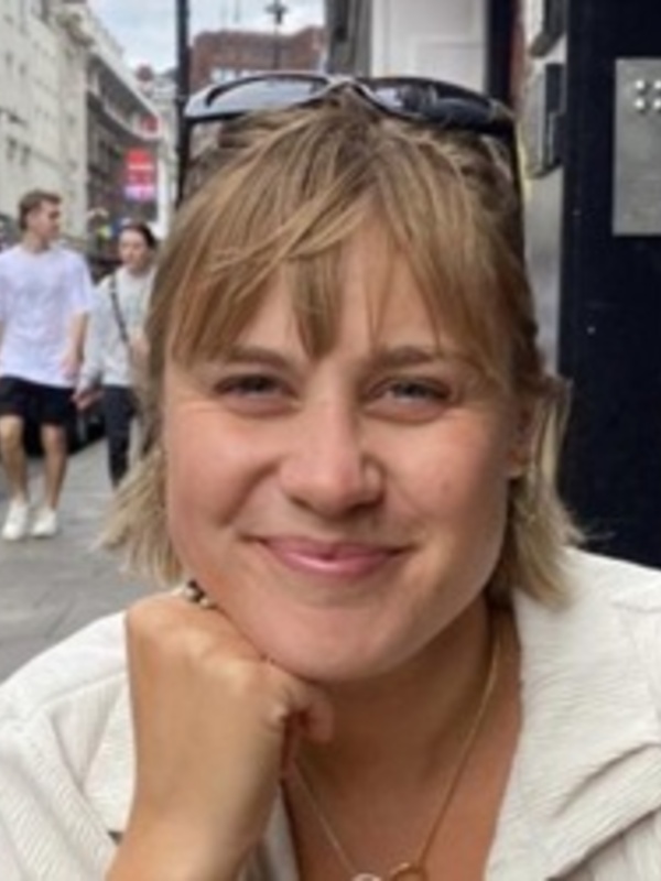  Bethan Cracknell-Daniels
