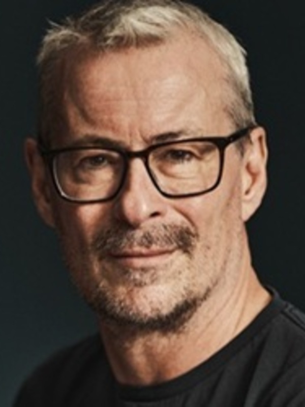 Professor  Eske Willerslev