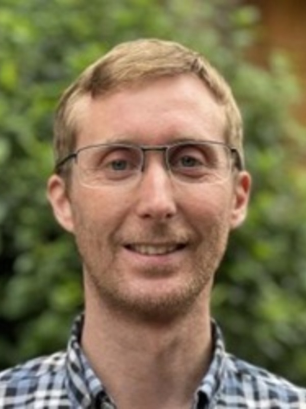 Dr Jon Howe