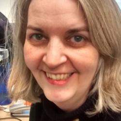 Dr Carol  Edwards